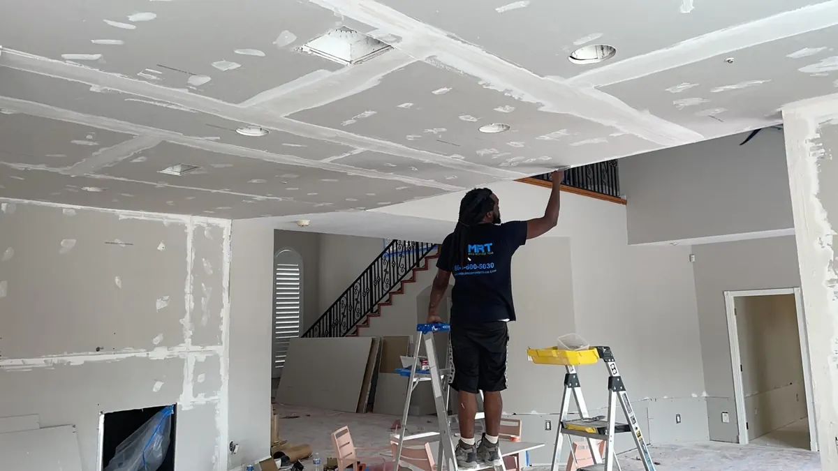 Detail pass at the soffit